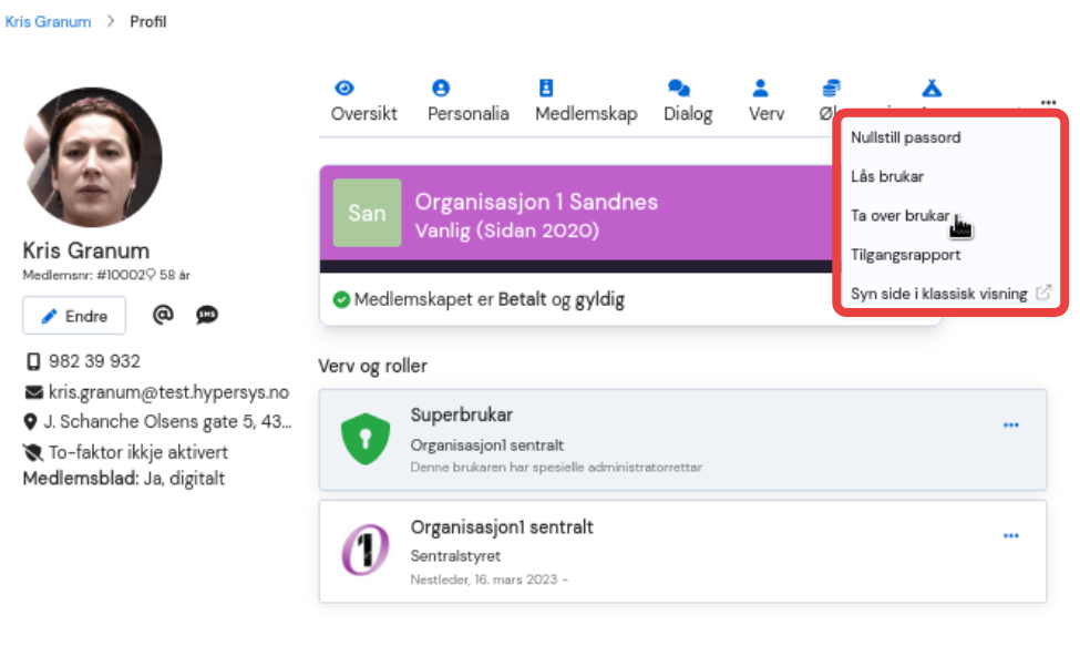 Skjermbilde som viser hvor på brukerprofilen du finner valg for å overstyre en bruker.